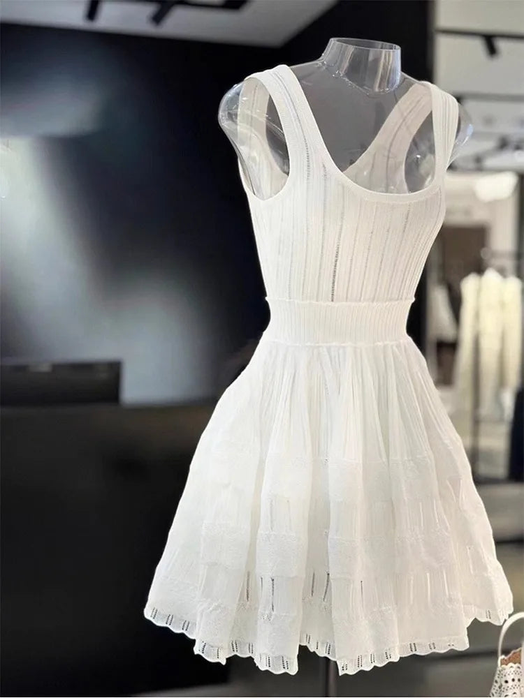 Elegant High Waist New Short Dress Women's Summer French Style Exquisite Design Sense Niche Sleeveless Vest Stitching Dress 2024