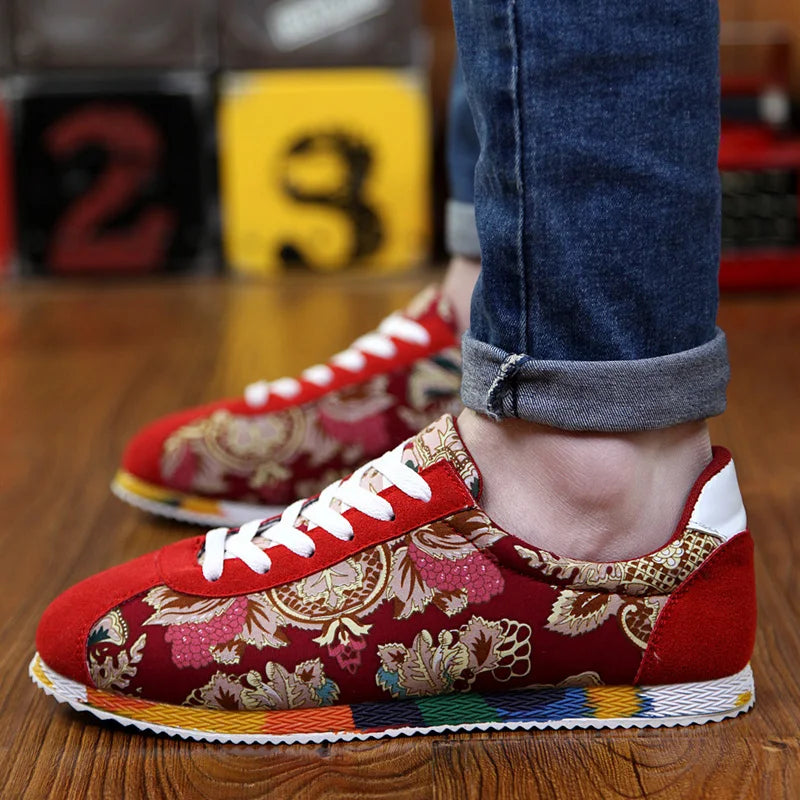 Fashion Graffiti Printed Men Suede Sneakers Red Running Shoes Men's Jogging Shoes Light Gym Trainers Men Flat Embroidery Shoes